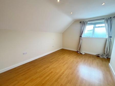 1 bedroom Flat to let in Clarendon Park Road, Clarendon Park, Leicester, LE2