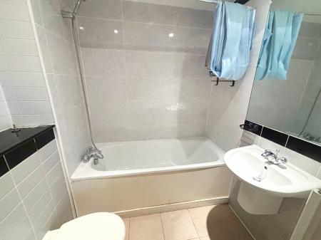 1 bedroom Flat to let in Colton Square, City Centre, Leicester, LE1