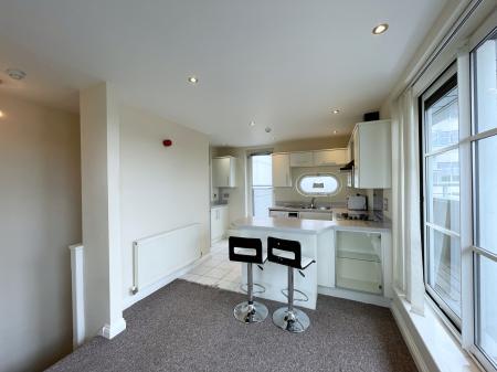 2 bedroom Flat to let in Watkin Road, Freemens Meadow, Leicester, LE2