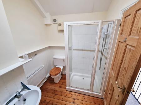 2 bedroom Terraced House for sale in Main Street, Wigston, LE18