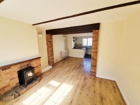 2 bedroom Terraced House for sale in Main Street, Wigston, LE18