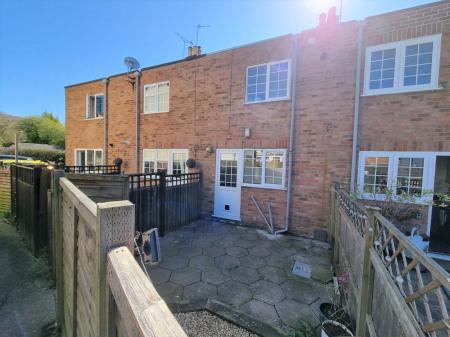 2 bedroom Terraced House for sale in Main Street, Wigston, LE18