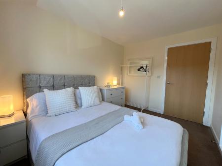 2 bedroom Flat to let in Lower Lee Street, City Centre, Leicester, LE1