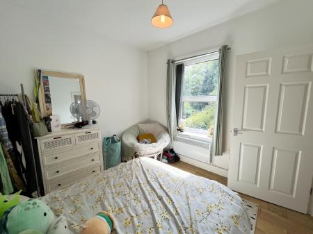 1 bedroom Flat to let in Clarendon Park Road, Clarendon Park, Leicester, LE2