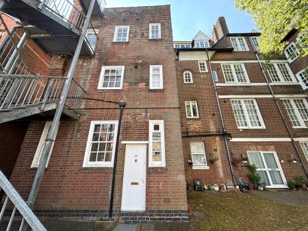 1 bedroom Flat to let in 8 Stoneygate Road, Stoneygate, Leicester, LE2