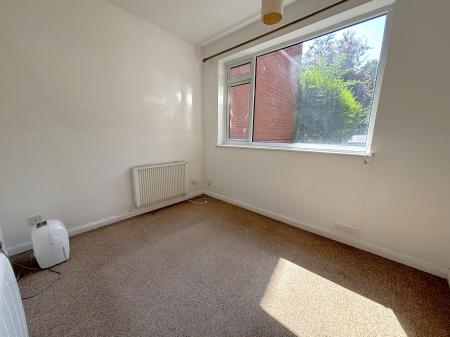 1 bedroom Flat to let in 8 Stoneygate Road, Stoneygate, Leicester, LE2