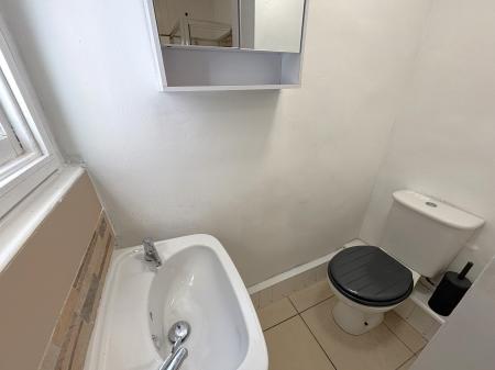 1 bedroom Flat to let in 8 Stoneygate Road, Stoneygate, Leicester, LE2