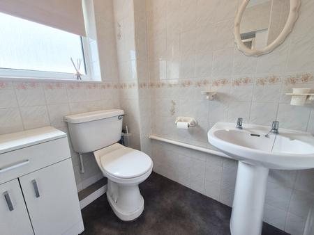 2 bedroom Flat to let in Avenue Road, Clarendon Park, Leicester, LE2
