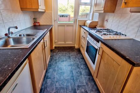 3 bedroom Town house to let in Thistley Close, Thorpe Astley, Leicester, LE3