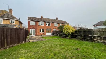 4 bedroom Semi-detached house to let in Woodcroft Avenue, West Knighton, Leicester, LE2