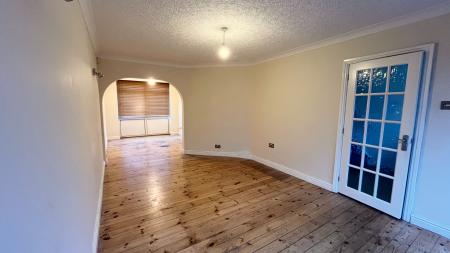 4 bedroom Semi-detached house to let in Woodcroft Avenue, West Knighton, Leicester, LE2