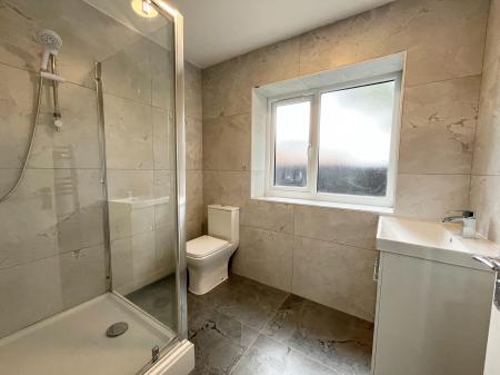 2 bedroom Flat to let in Medina Road, Leicester, LE3
