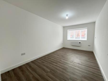 2 bedroom Flat to let in Medina Road, Leicester, LE3
