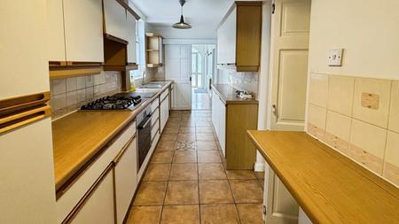 4 bedroom Semi-detached house to let in Lamborne Road, Knighton, Leicester, LE2