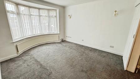 4 bedroom Semi-detached house to let in Lamborne Road, Knighton, Leicester, LE2