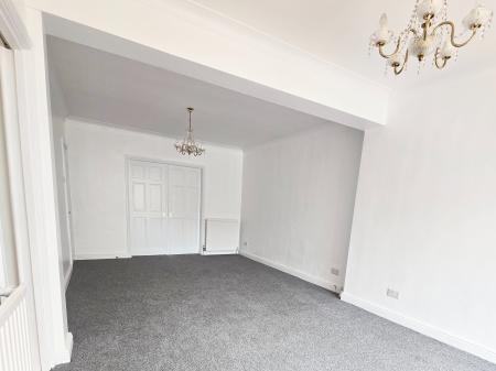 3 bedroom Semi-detached house to let in Lamborne Road, Knighton, Leicester, LE2