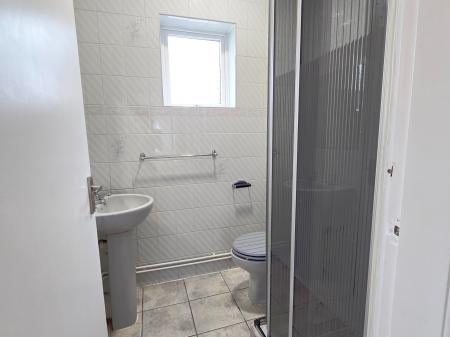 3 bedroom Semi-detached house to let in Lamborne Road, Knighton, Leicester, LE2
