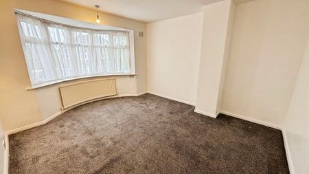 4 bedroom Semi-detached house to let in Lamborne Road, Knighton, Leicester, LE2