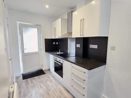 3 bedroom Semi-detached house to let in Lamborne Road, Knighton, Leicester, LE2