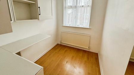 4 bedroom Semi-detached house to let in Lamborne Road, Knighton, Leicester, LE2