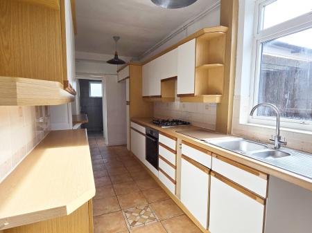3 bedroom Semi-detached house to let in Lamborne Road, Knighton, Leicester, LE2