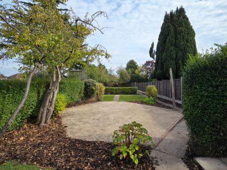3 bedroom Semi-detached house to let in Lamborne Road, Knighton, Leicester, LE2