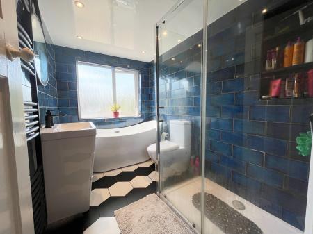 3 bedroom Semi-detached house for sale in Wyngate Drive, Western Park, Leicester, LE3