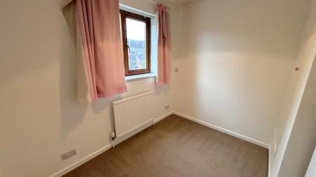 3 bedroom Semi-detached house to let in Cooper Close, Aylestone, Leicester, LE2