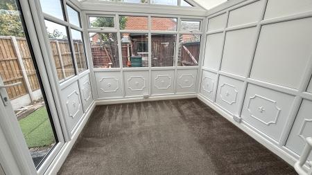 3 bedroom Semi-detached house to let in Cooper Close, Aylestone, Leicester, LE2