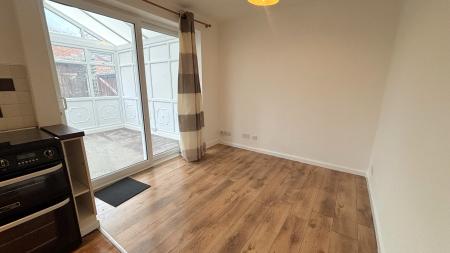 3 bedroom Semi-detached house to let in Cooper Close, Aylestone, Leicester, LE2