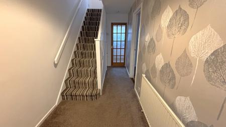 3 bedroom Semi-detached house to let in Cooper Close, Aylestone, Leicester, LE2
