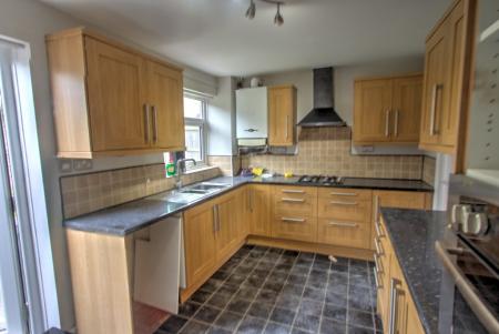 2 bedroom End of terrace house to let in Shire Close, Leicester, LE3