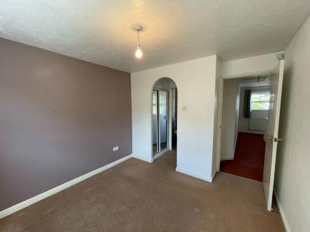 3 bedroom Semi-detached house to let in Wych Elm road, Oadby Grange, Leicester, LE2