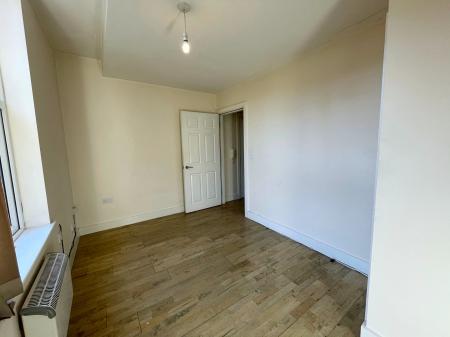 1 bedroom Flat to let in Clarendon Park Road, Clarendon Park, Leicester, LE2