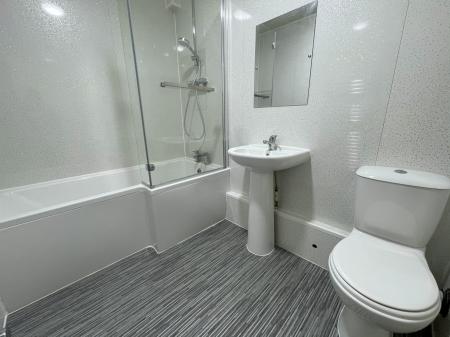 1 bedroom Flat to let in Clarendon Park Road, Clarendon Park, Leicester, LE2