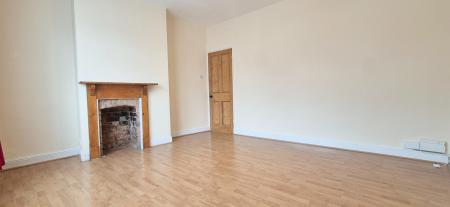 2 bedroom Terraced House for sale in Clarendon Park Road, Clarendon Park, Leicester, LE2