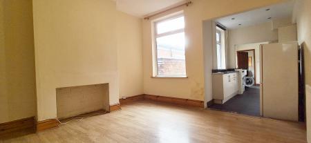 2 bedroom Terraced House for sale in Clarendon Park Road, Clarendon Park, Leicester, LE2