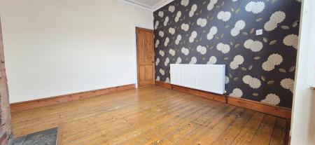 2 bedroom Terraced House for sale in Clarendon Park Road, Clarendon Park, Leicester, LE2
