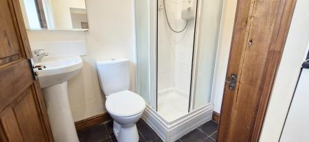 2 bedroom Terraced House for sale in Clarendon Park Road, Clarendon Park, Leicester, LE2