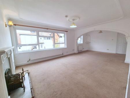 2 bedroom Flat for sale in London Road, Leicester, LE2
