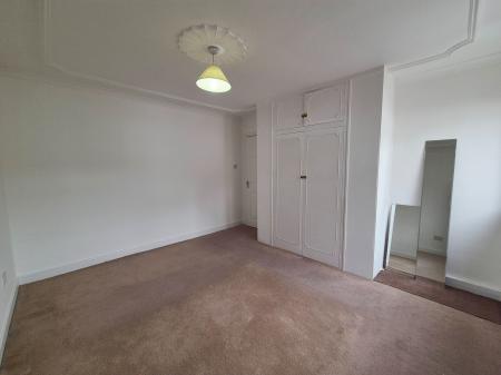 2 bedroom Flat for sale in London Road, Leicester, LE2