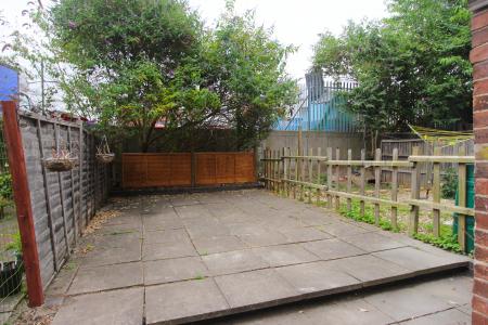 2 bedroom Terraced House to let in Wordsworth Road, Knighton, Leicester, LE2