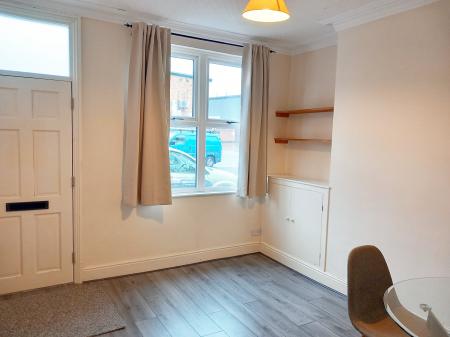2 bedroom Terraced House to let in Wordsworth Road, Knighton, Leicester, LE2