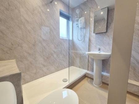 2 bedroom Flat to let in Camden Street, City Centre, Leicester, LE1