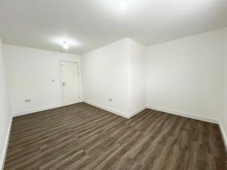 2 bedroom Flat to let in Medina Road, Leicester, LE3