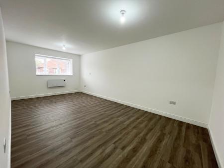 2 bedroom Flat to let in Medina Road, Leicester, LE3