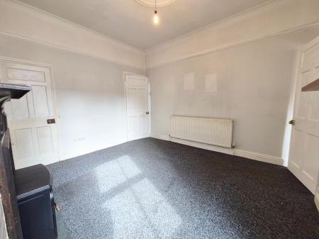 2 bedroom Terraced House for sale in Boundary Road, Aylestone, Leicester, LE2