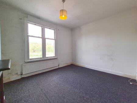 2 bedroom Terraced House for sale in Boundary Road, Aylestone, Leicester, LE2