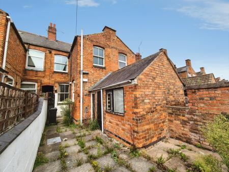 2 bedroom Terraced House for sale in Boundary Road, Aylestone, Leicester, LE2