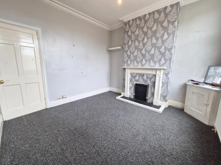 2 bedroom Terraced House for sale in Boundary Road, Aylestone, Leicester, LE2
